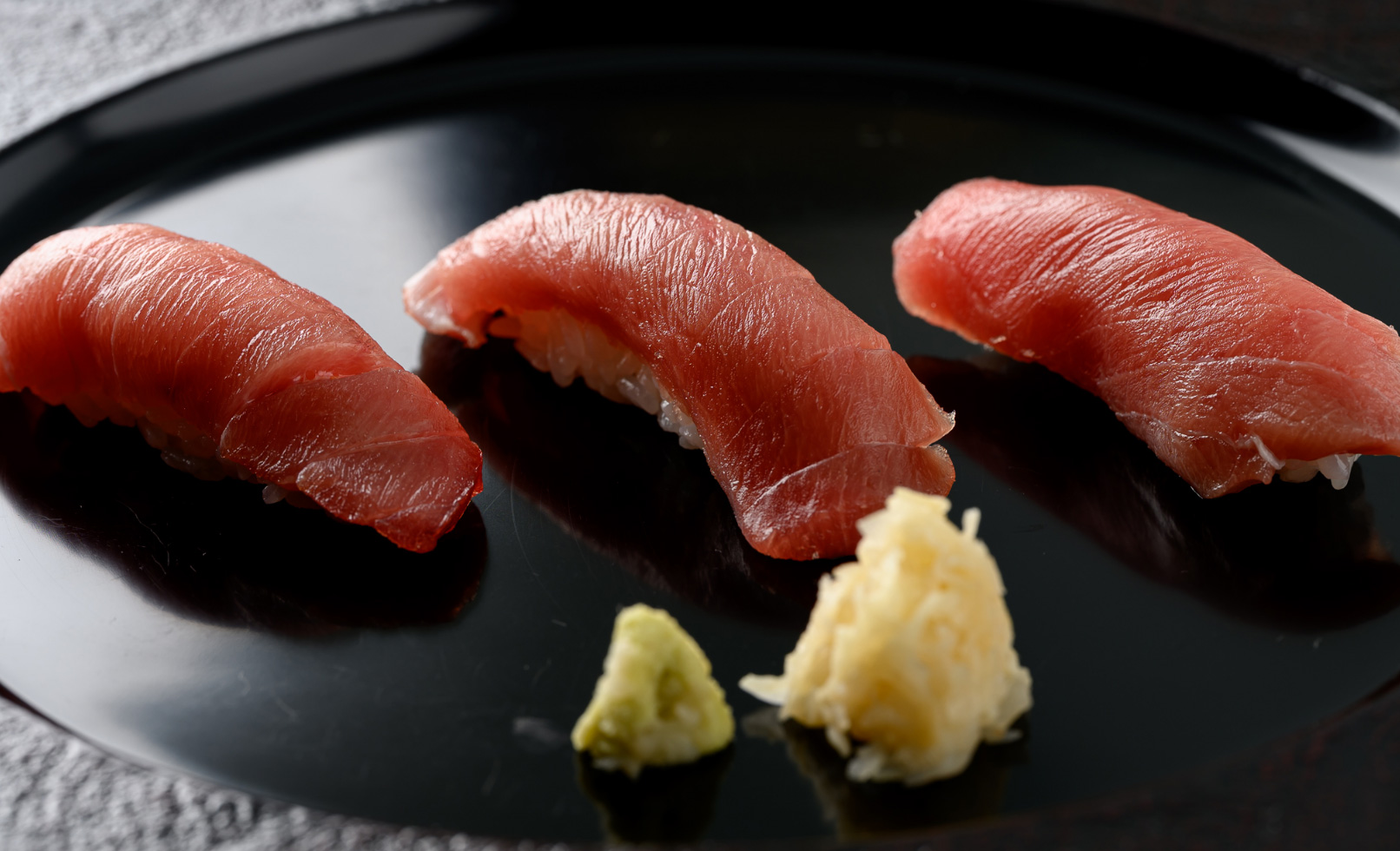 冷凍バチマグロの鮨